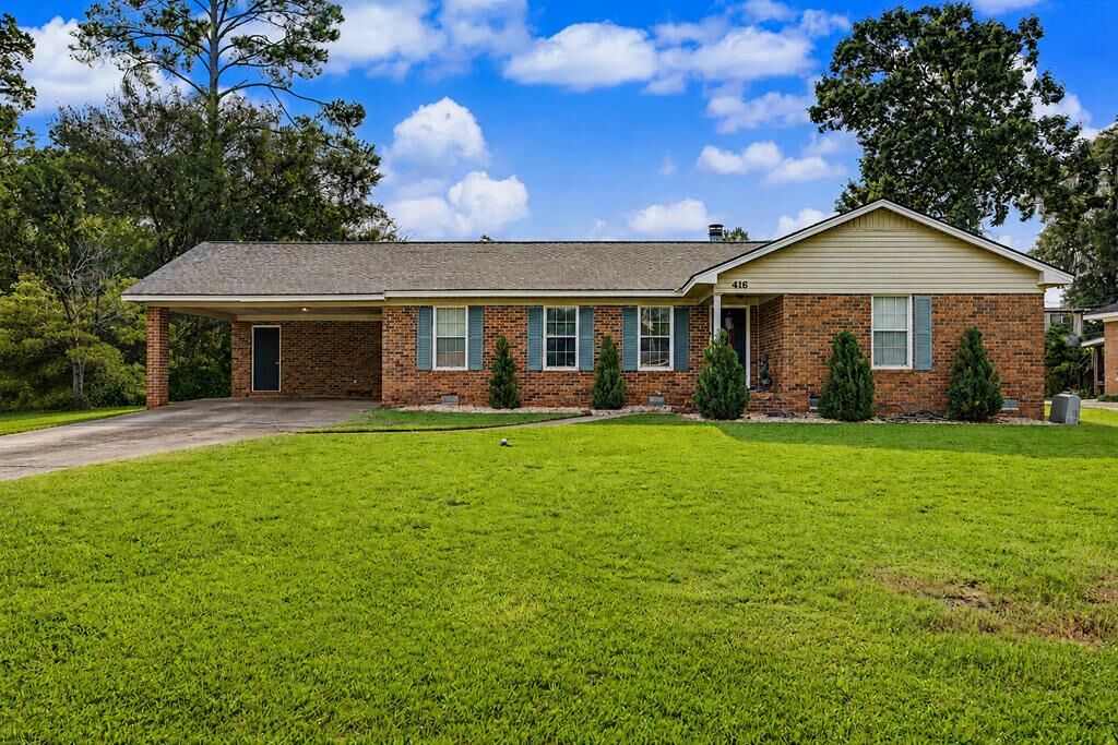 Property Photo: 416 Forest Glen Drive GA 31707