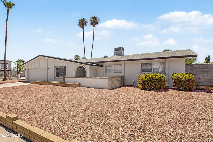 Property Photo: 4519 W Paradise Drive AZ 85304