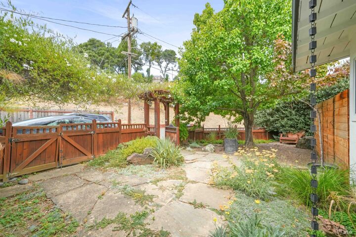 Property Photo: 104 Lobo Vista CA 94947