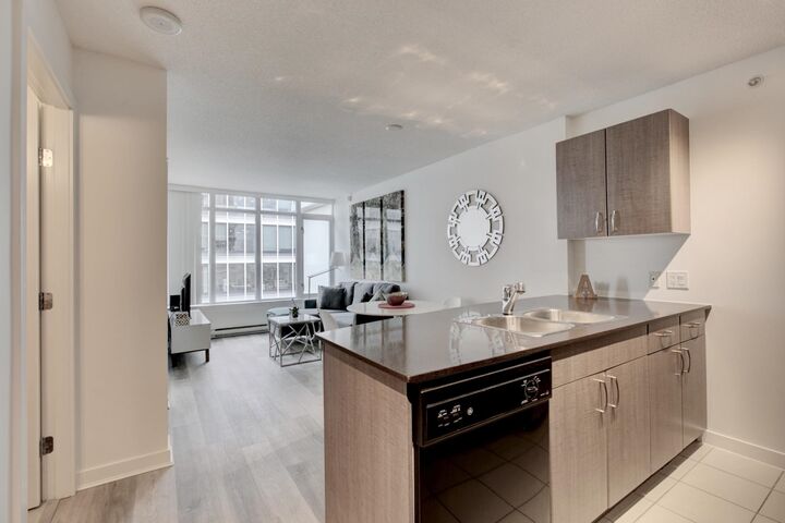 610 Granville Street 2906 — photo 1