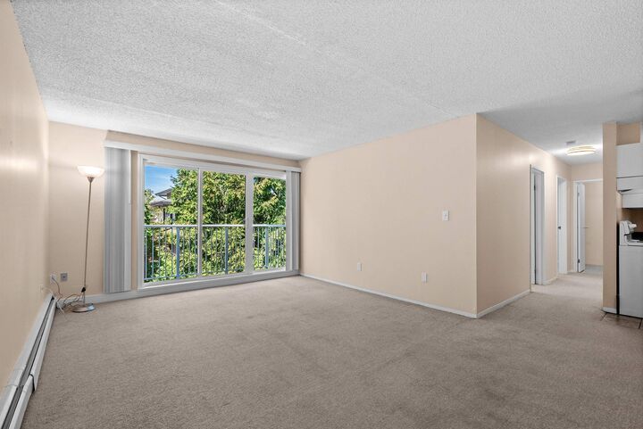 Property Photo: 7200 Lindsay Road 304 BC V7C 3M6