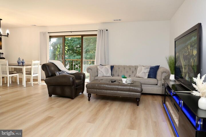 Property Photo:  62 Wyndham Place 5  NJ 08691 