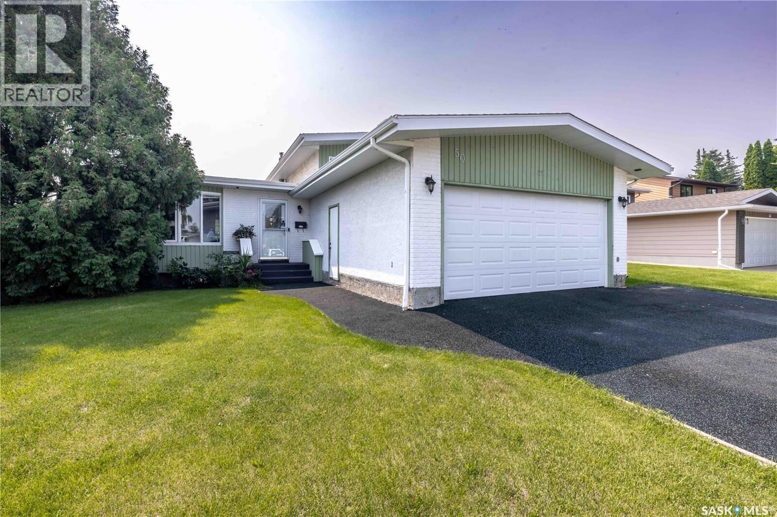 Property Photo:  50 Manitou Court  SK S7K 5G3 