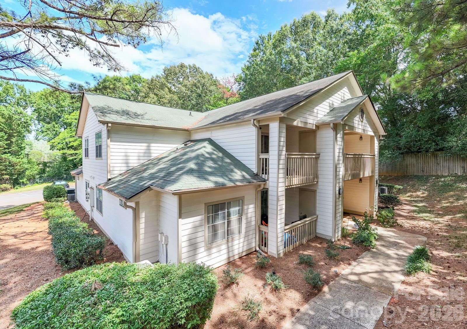 Property Photo:  1051 Churchill Downs Court E  NC 28211 