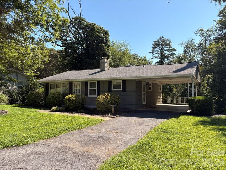 Property Photo: 1518 11th Street NW NC 28601