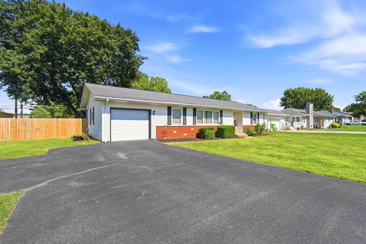 Property Photo:  310 Walnut Creek Pike  OH 43113 