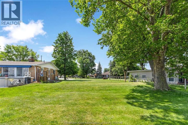 Property Photo:  105 Island Crescent  ON N0P 2L0 