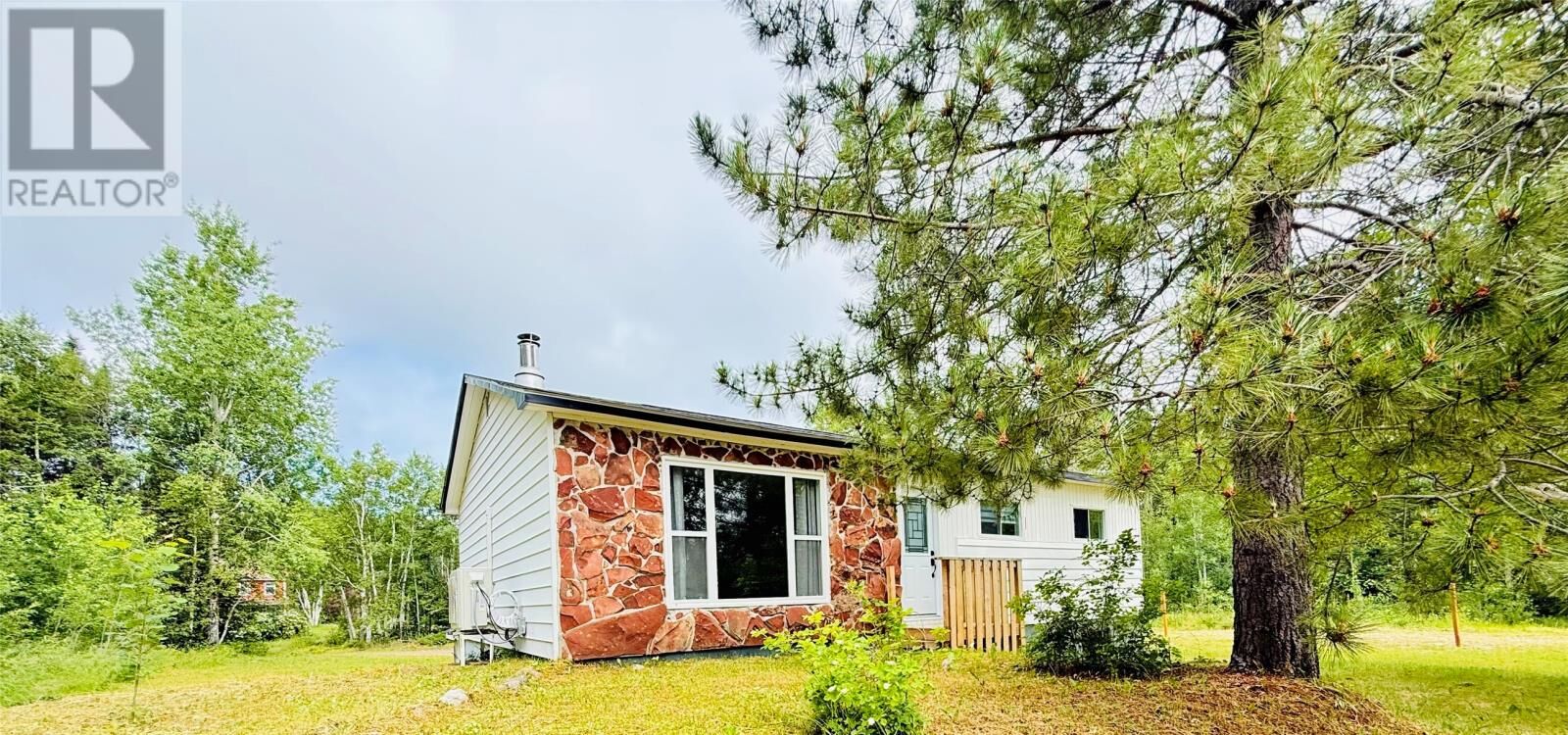 Property Photo: 5 Burnt Berry Farm Road NL A0J 1T0