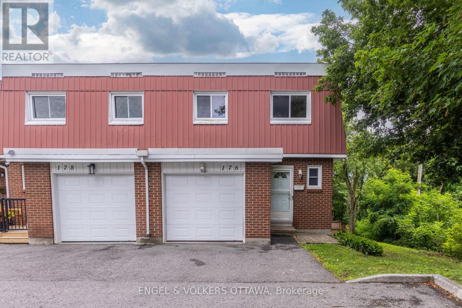 Property Photo: 176 Birch Hill Private ON K1K 3Y5