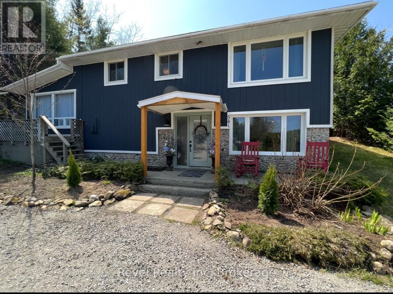 Property Photo: 541 Donald Street ON P0H 1V0