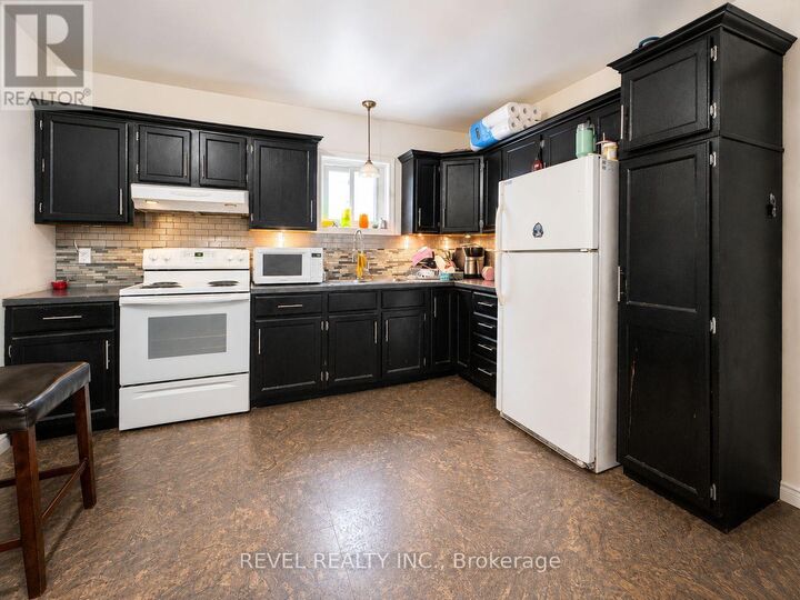 Property Photo: 146 Pine Street North ON P4N 6L1
