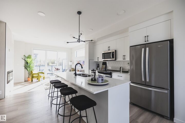 Property Photo:  7 Roseburn Trail  AB T8L 0A0 