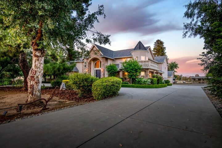 Property Photo:  8584 N Madsen Avenue  CA 93619 