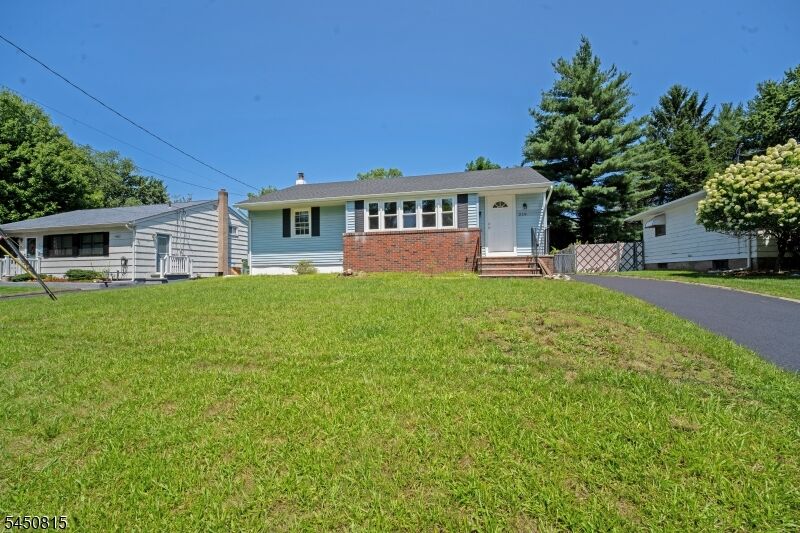 Property Photo: 219 Haroldson Pl NJ 07442