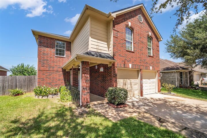 Property Photo: 5531 Dapplewood Lane TX 77449