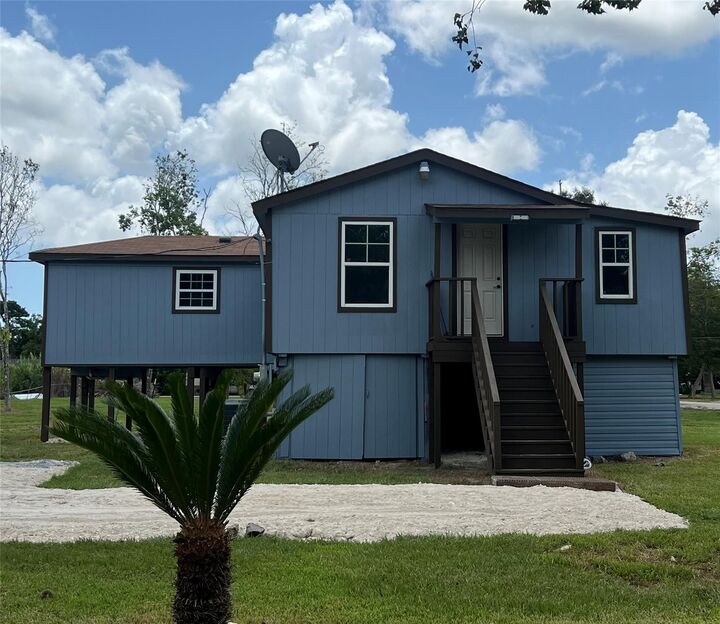 Property Photo: 202 Snug Harbor Drive TX 77577