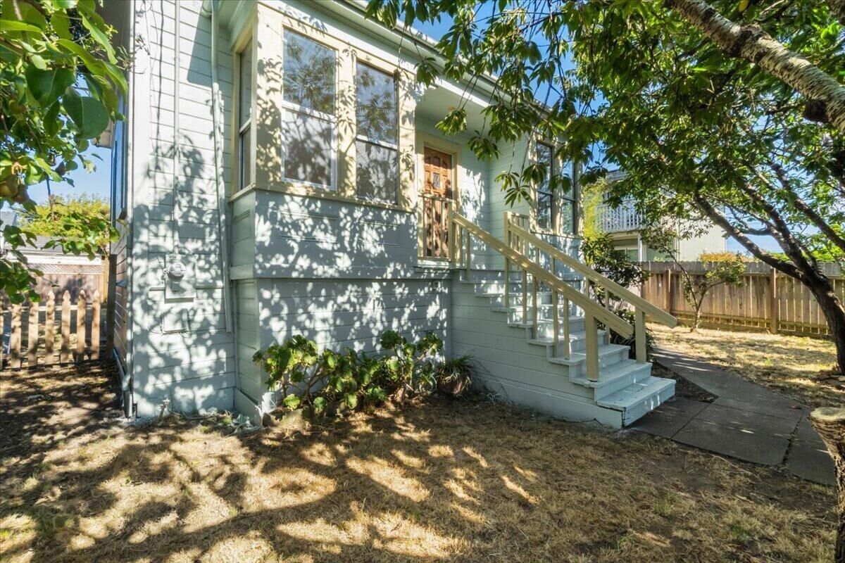 Property Photo: 2025 California Street CA 95501