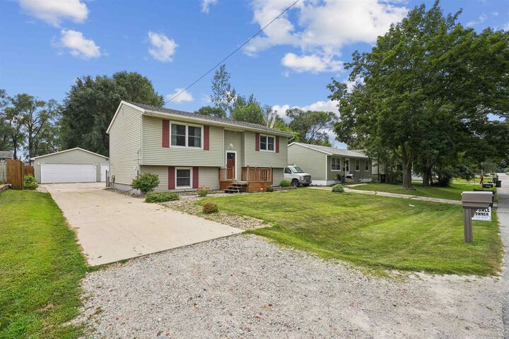 Property Photo:  1312 Roosevelt Street  IA 50707 