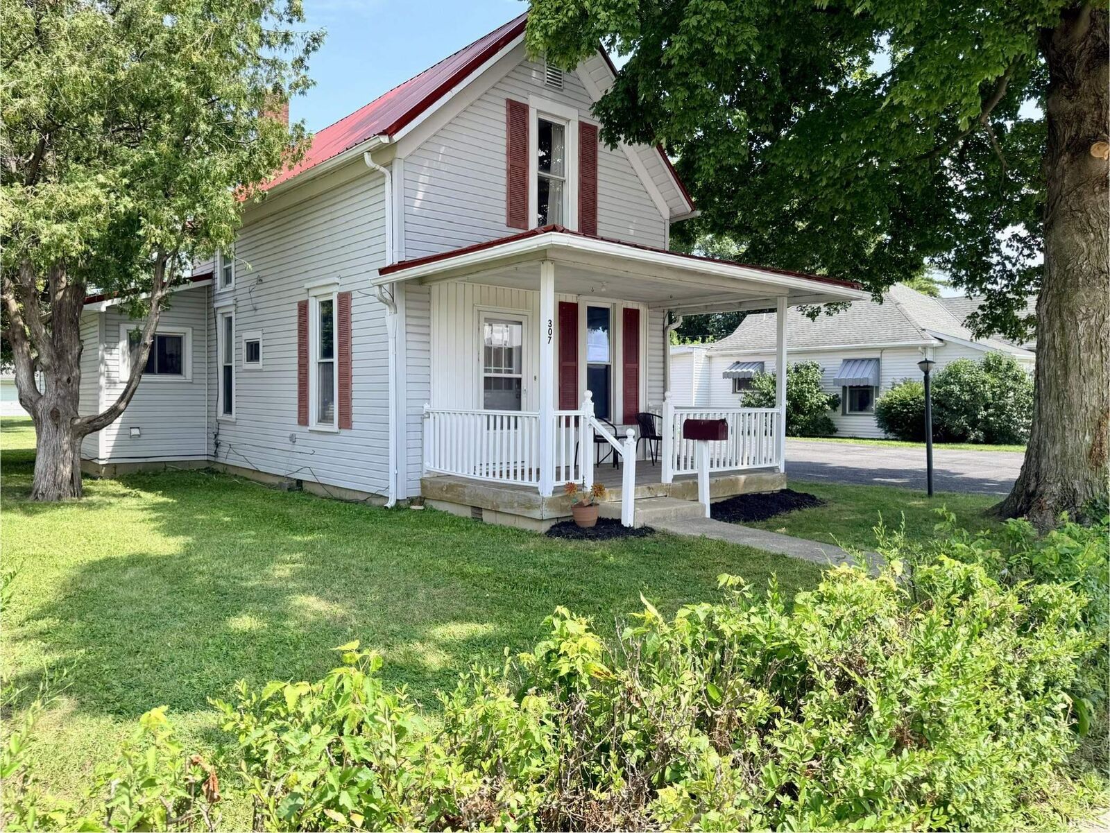 Property Photo: 307 E Spring Street IN 46714