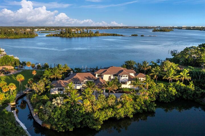 Property Photo:  3799 Flamingo Avenue  FL 34242 