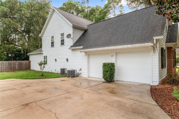 Property Photo:  5512 NW 51st Avenue  FL 32653 