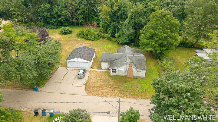 Property Photo:  1019 Elizabeth Street  MI 49453 