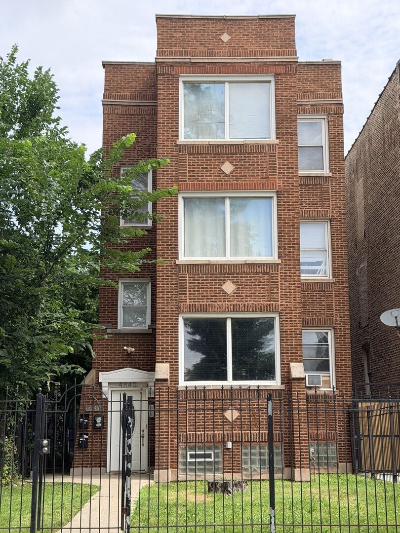 Property Photo:  4640 W West End Avenue  IL 60644 