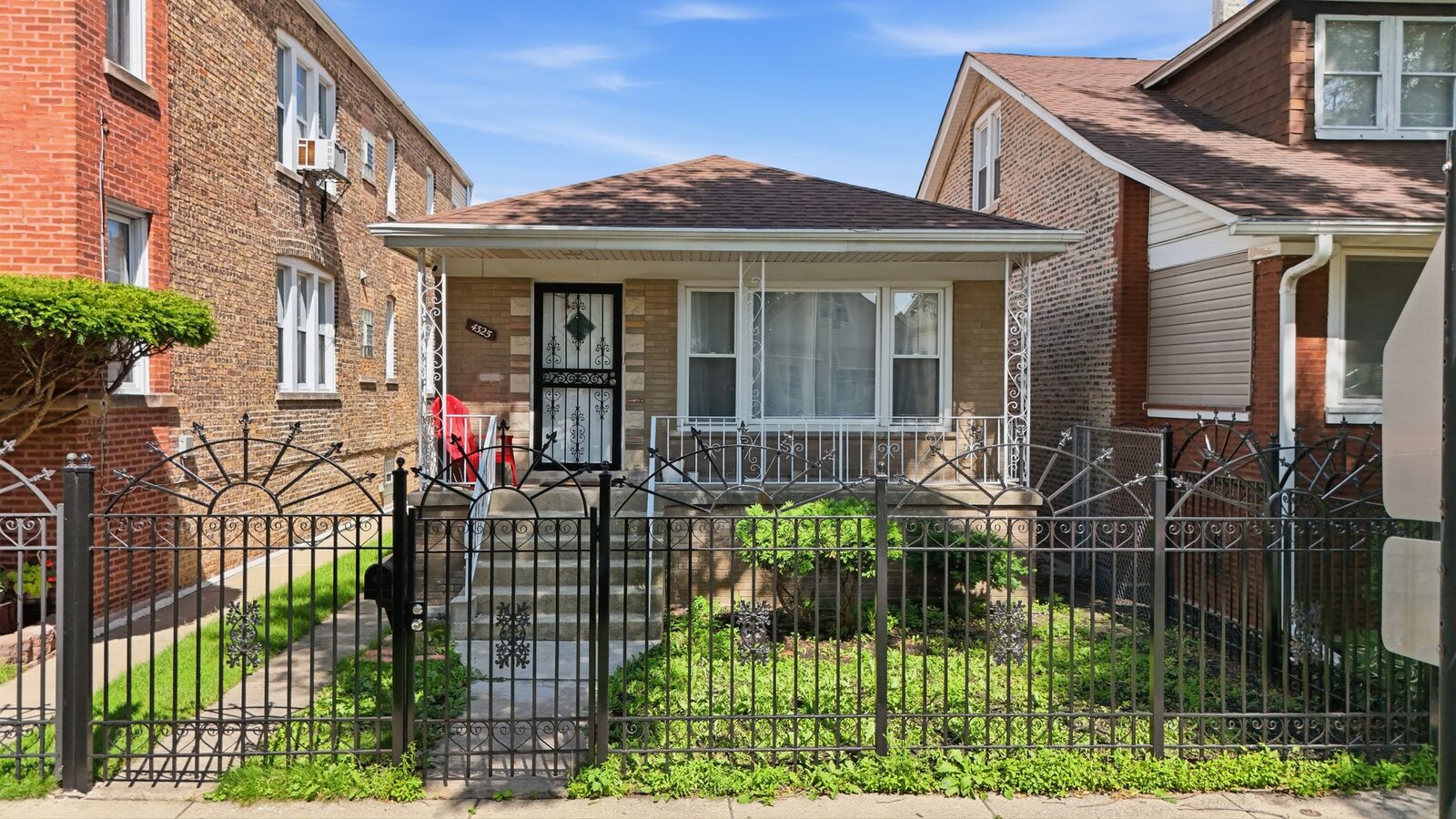 Property Photo: 4325 S Rockwell Street IL 60632