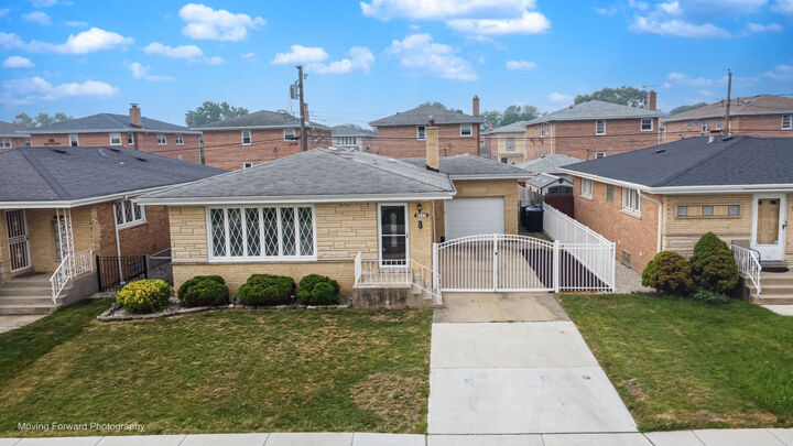 Property Photo:  8517 W Carmen Avenue  IL 60656 