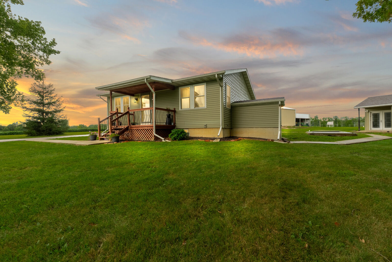 Property Photo: 8353 Burns Hill Road IL 61727