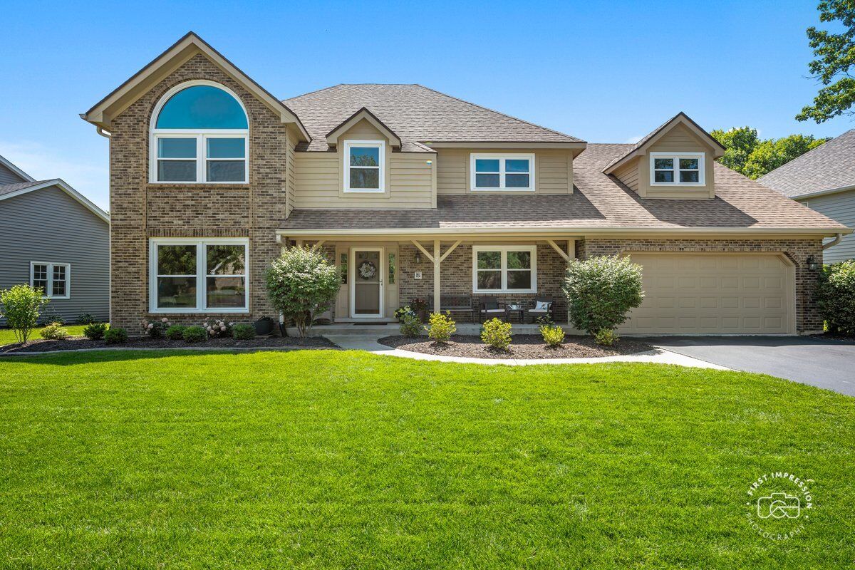 Property Photo: 2440 Rio Grande Circle IL 60565
