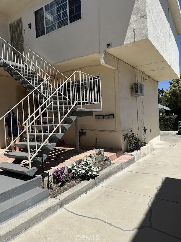 Property Photo:  714 N Dillon  CA 90026 