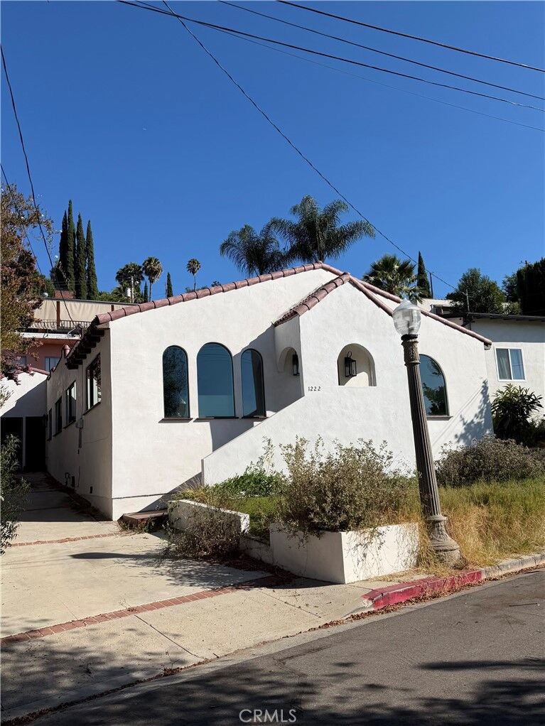 Property Photo: 1222 Princeton Drive CA 91205