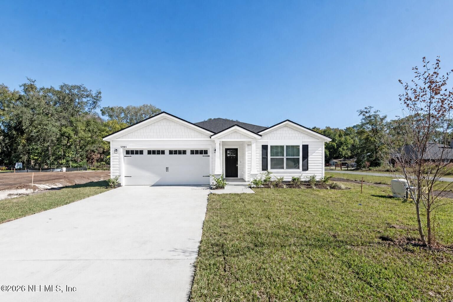 Property Photo: 8239 Berry Avenue FL 32211