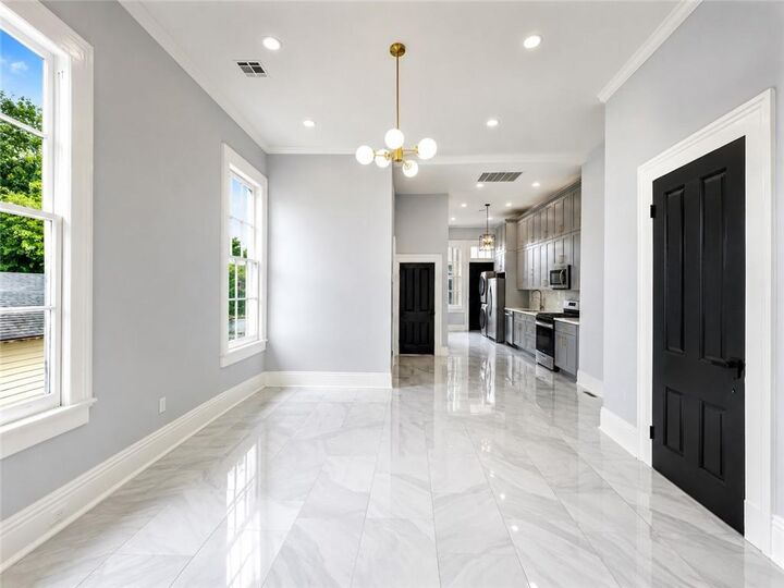 Property Photo: 2403 Carondelet Street D LA 70130