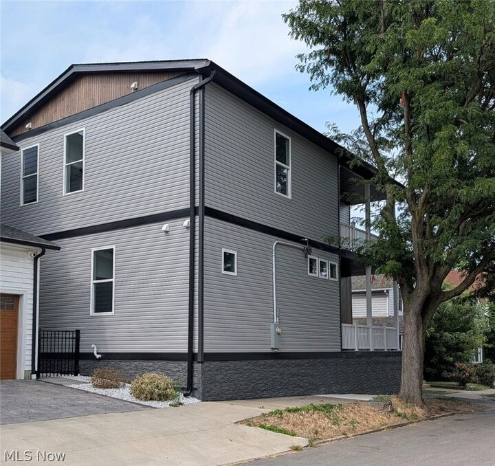 Property Photo:  2900 York Avenue  OH 44113 