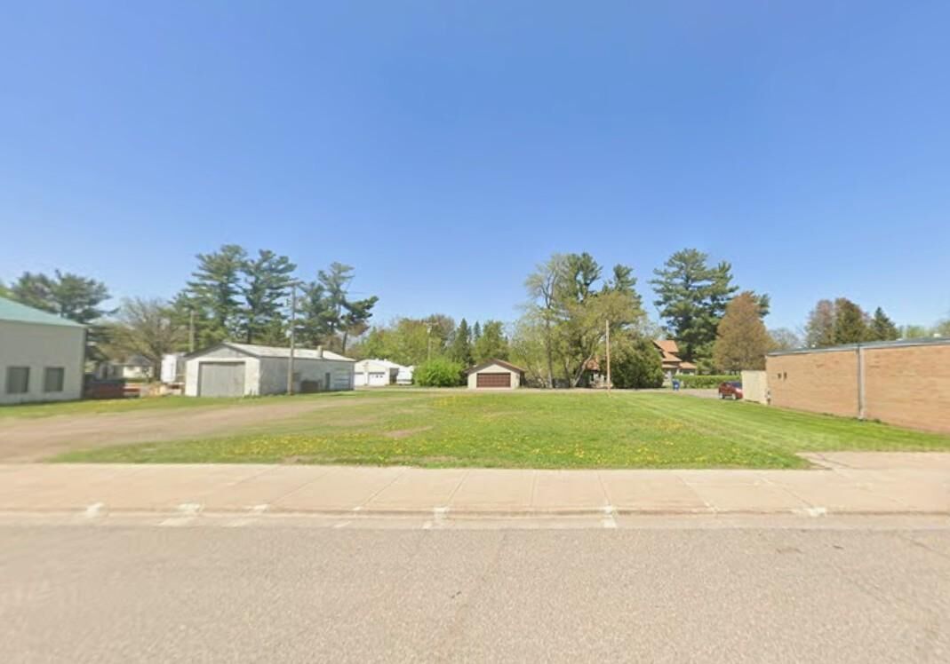 Property Photo: 608 Main Street W MN 56342