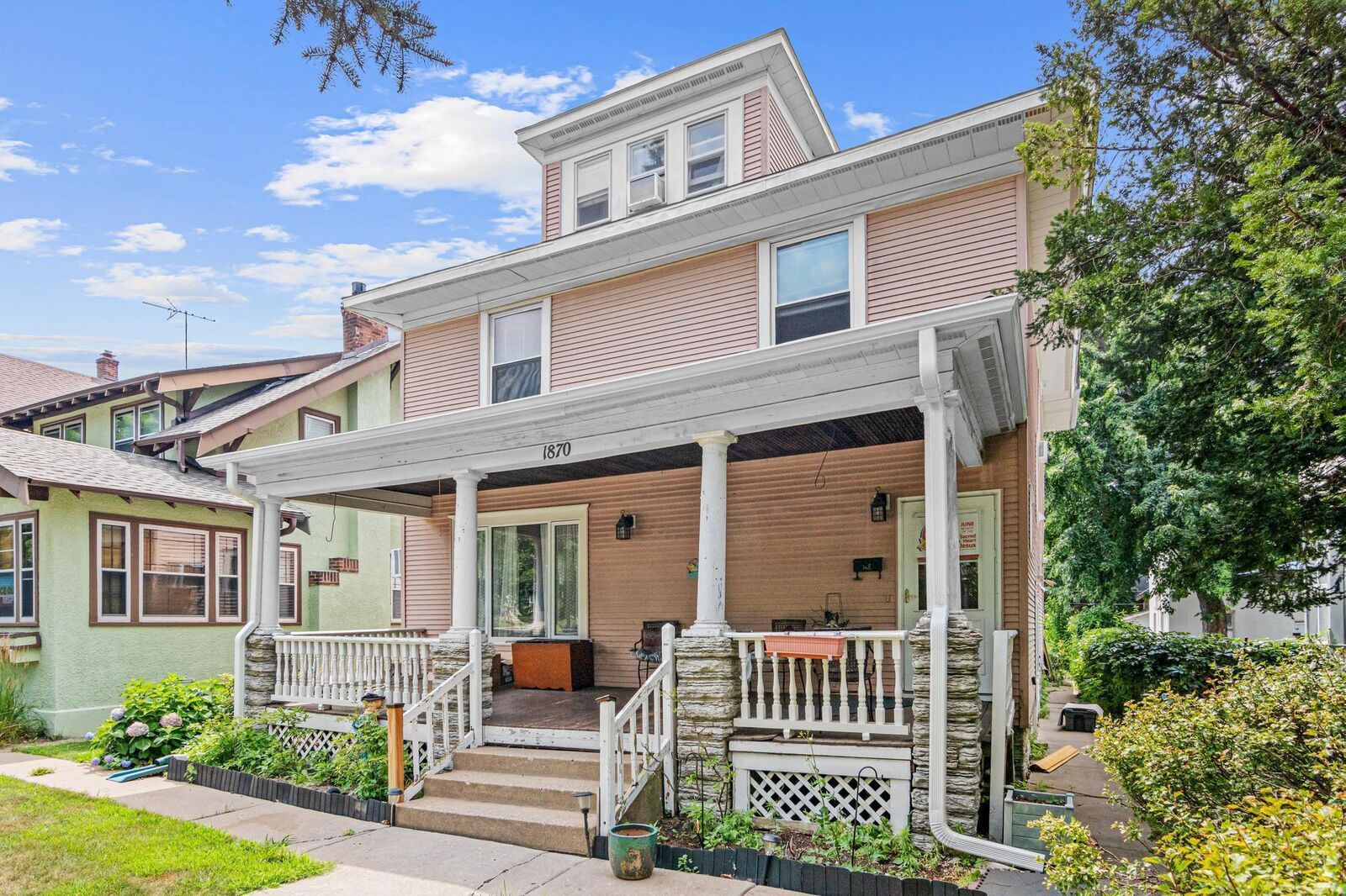 Property Photo: 1870 Laurel Avenue MN 55104