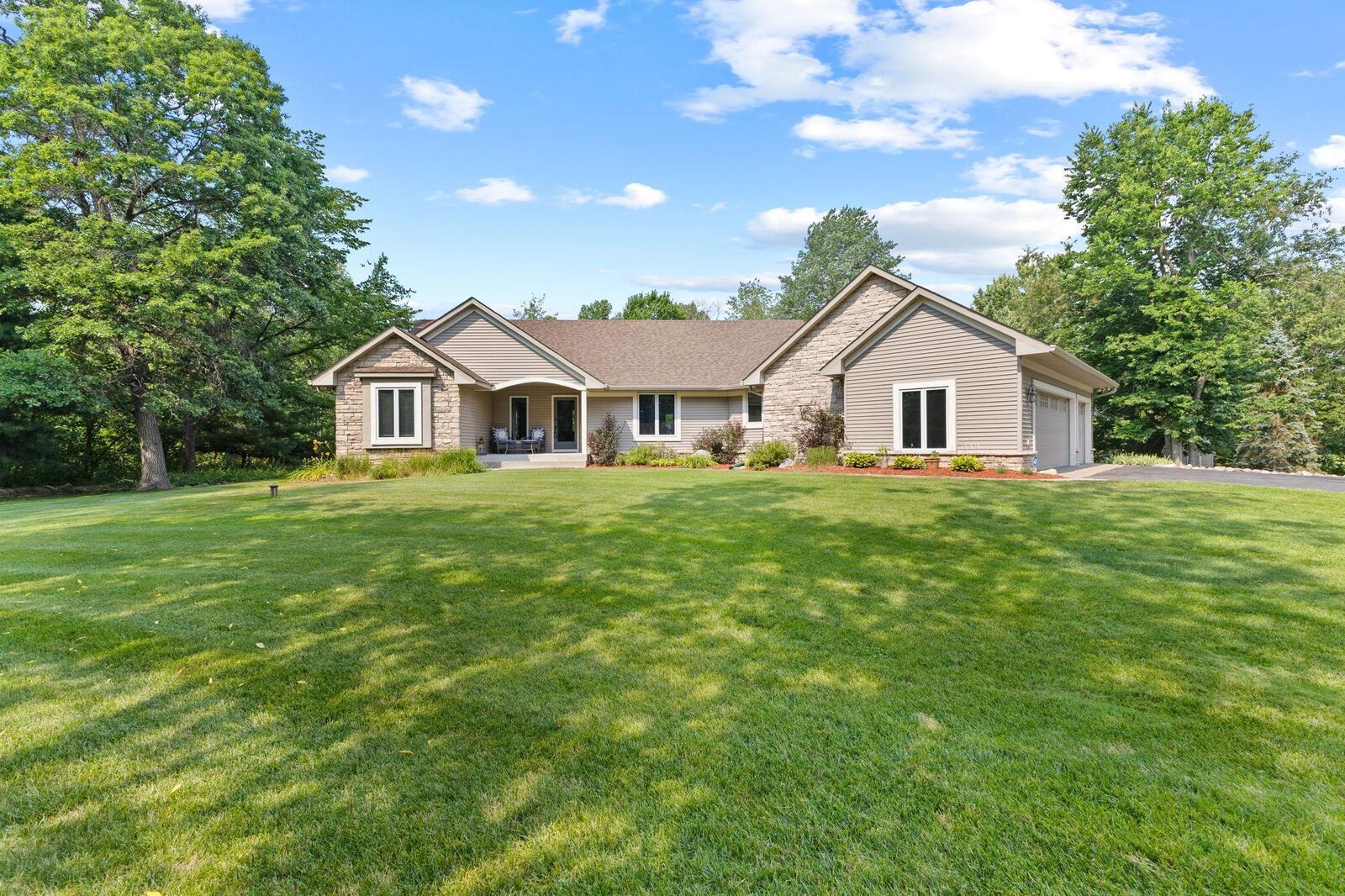Property Photo: 27166 Bayshore Circle NW MN 55040