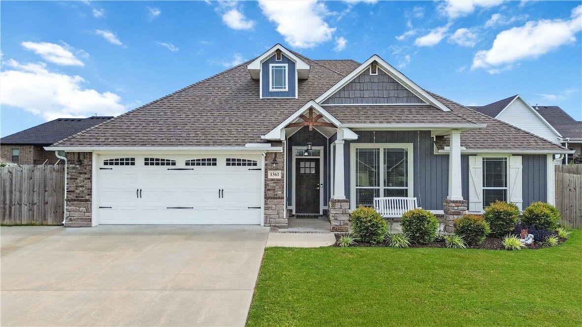 Property Photo:  1361 Cavalry Lane  AR 72753 