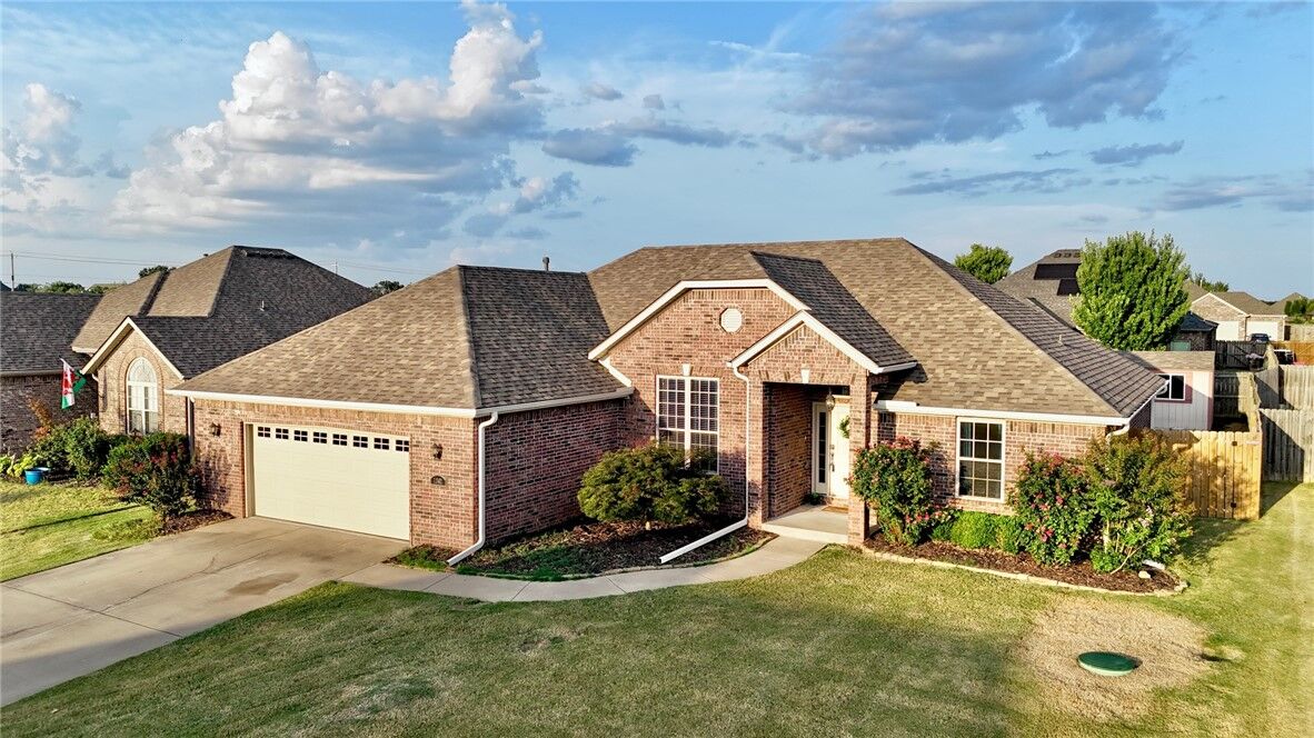 Property Photo: 1362 Shook Drive AR 72718