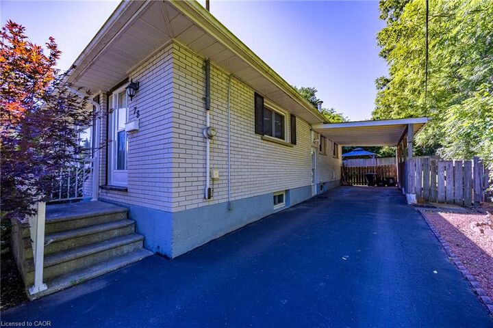 Property Photo: 78 Parker Drive ON N3Y 1A4