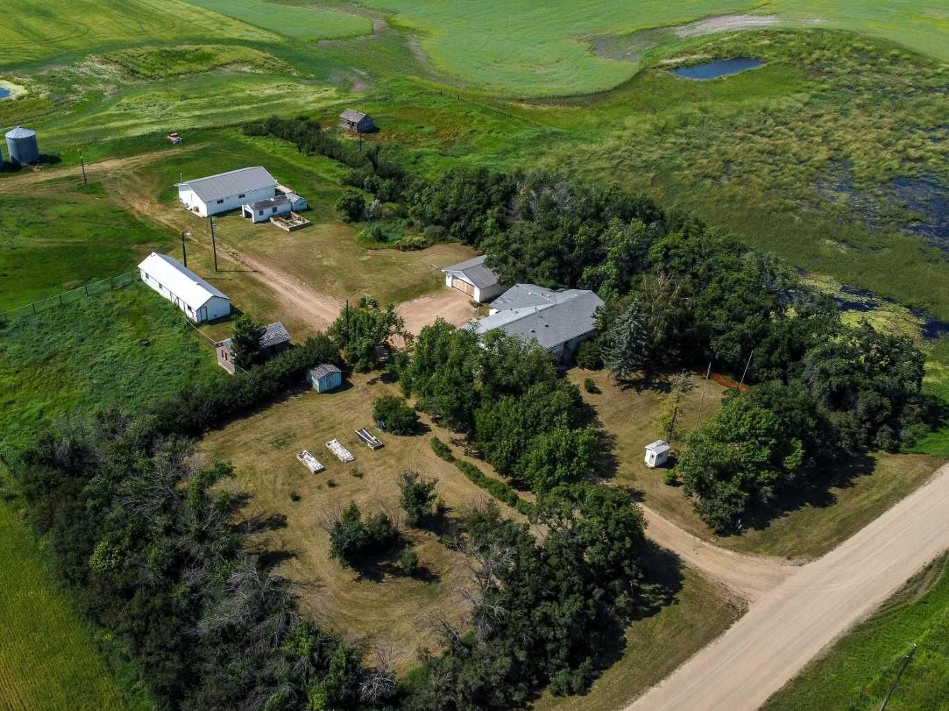 Property Photo: 283036 Range Road 202 AB T0J 0Y0