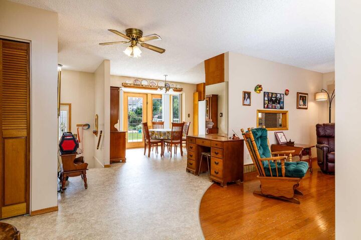 Property Photo:  88 McCullough  Cresent  AB T4R 1S7 