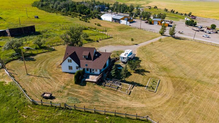 Property Photo:  1411 Twp Rd 7-3 Road  AB T0K 1W0 