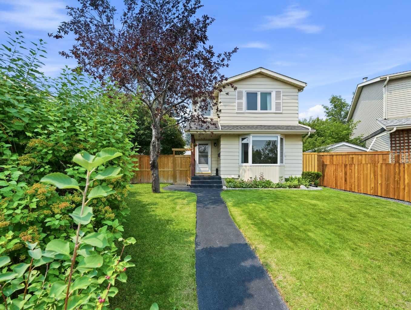 Property Photo:  224 Erin Dale Place SE  AB T2B 2R7 