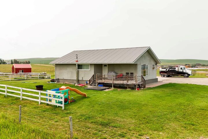 Property Photo: 25021 Rge Rd 254 AB T0K 0K0