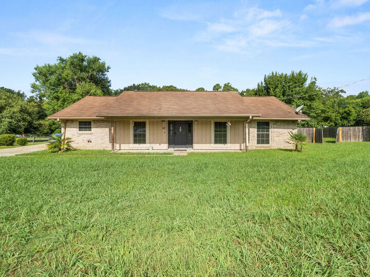 Property Photo: 161 Sunny Lee Ln LA 71446