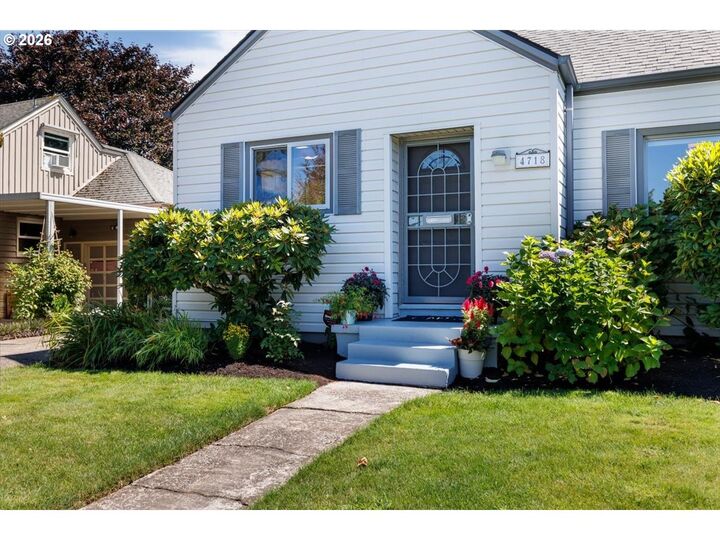 Property Photo: 4718 N Amherst St OR 97203