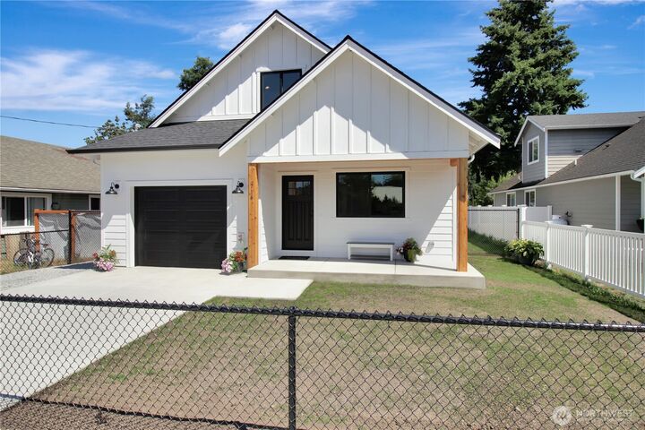 Property Photo: 716 Givens Lot 34&35 Avenue WA 98241